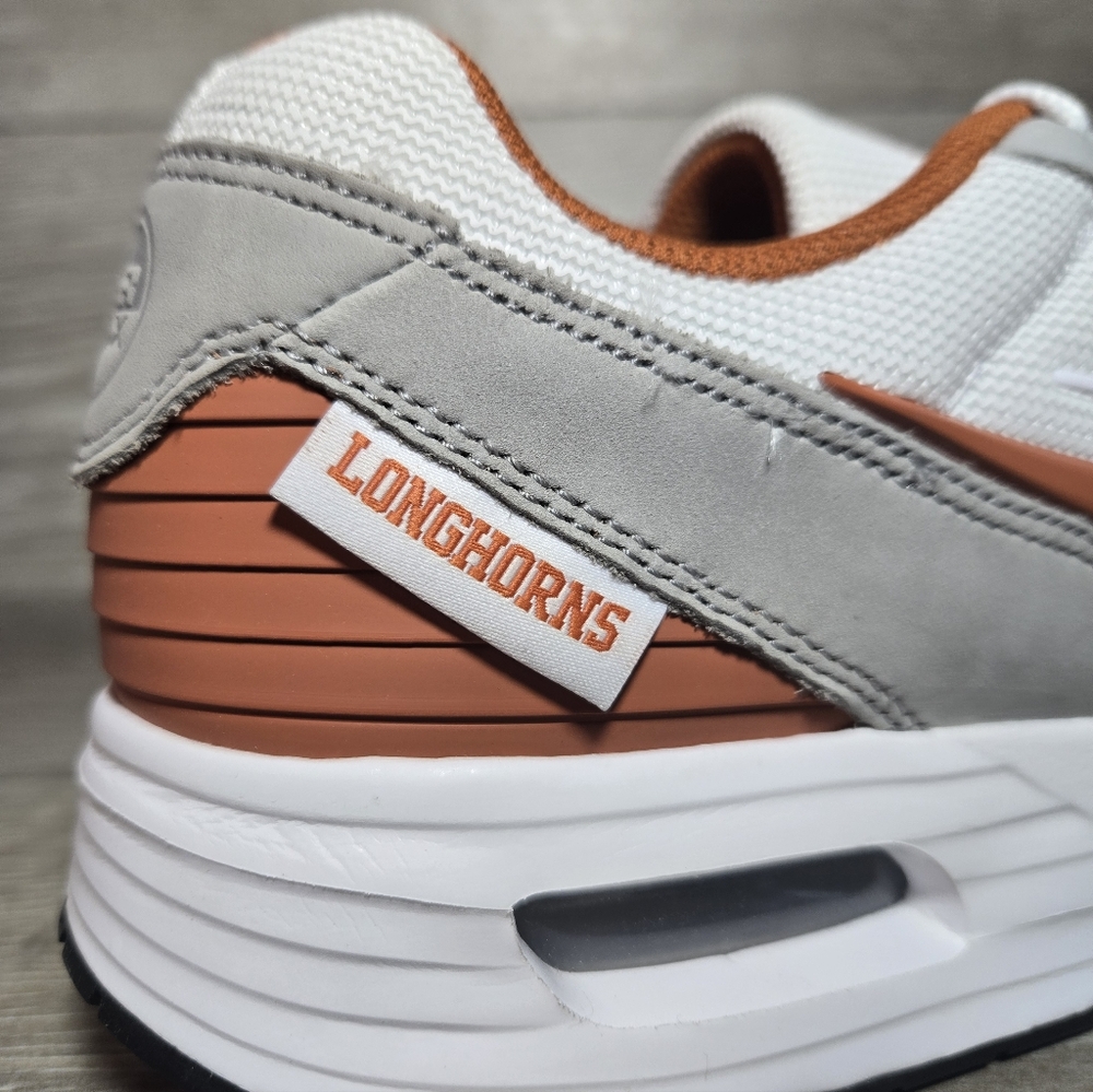 Nike Air Max Verse Texas Longhorns Sneakers White Orange IB3223-100 Mens 9 New